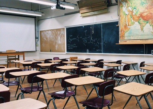 In classe con guanti, registro elettronico e divieto di merenda condivisa: ecco il vademecum per farsi trovare pronti al ritorno a scuola In classe con guanti, registro elettronico e divieto di merenda condivisa: ecco il vademecum per farsi trovare pronti al ritorno a scuola