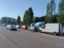 Una immagine del traffico sulla ciclabile di via Tirreno