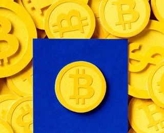 Criptovalute, prezzo Bitcoin supera per la prima volta la soglia dei 100mila dollari
