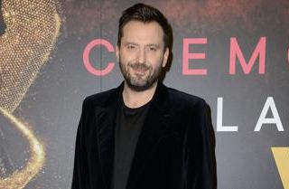Cesare Cremonini 'cupido', prova a far tornare insieme due fan - Video
