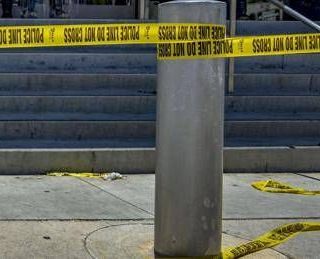 Sparatoria in Alabama, almeno 2 morti e 12 feriti alla fiera di Montgomery Sparatoria in Alabama, almeno 2 morti e 12 feriti alla fiera di Montgomery