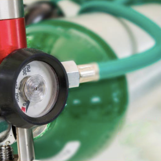 Ossigeno medicale, l'Aifa: &quot;Non manca il farmaco, ma le bombole. Solo quelle. Chi non le usa più le riporti in farmacia&quot;