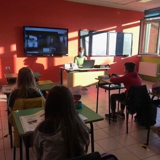 Aula scolastica con studenti