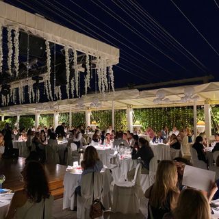 Al Roof Garden del Casinò di Sanremo, l'estate prende il ritmo: musica, comicità e danza d'autore sotto le stelle