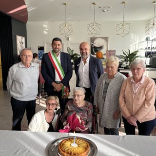 Grugliasco festeggia i 100 anni di nonna Maria