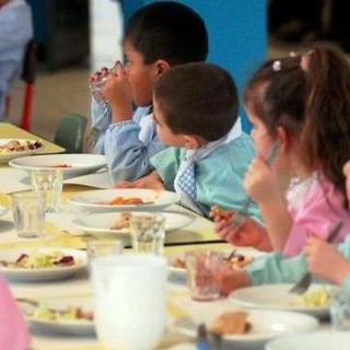 Scuola a Grugliasco: ultimi giorni per l'iscrizione alla refezione scolastica, mentre ripartono i Centri estivi