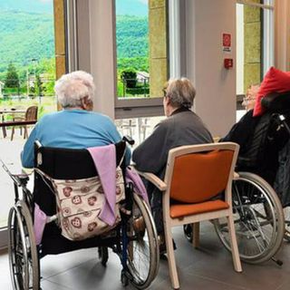 Case di riposo, la Regione proroga il divieto di visita agli ospiti ancora per almeno tutto maggio