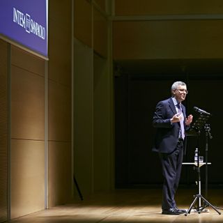 Intesa Sanpaolo: tornano dal Grattacielo le lezioni in streaming di Alessandro Barbero