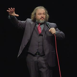 Balasso ad Arena Live Festival: &quot;La verità è celata: pensiamo in modo indipendente&quot;