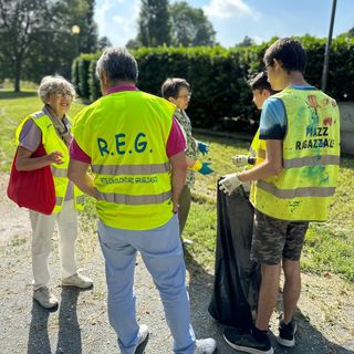 A Grugliasco Ecovolontari e giovani di Piazza ragazzabile insieme per l'ambiente