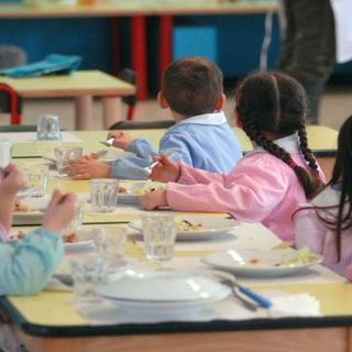 Mensa scolastica, a Grugliasco c'è tempo fino al 31 agosto per l'iscrizione