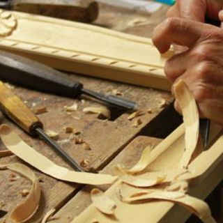 artigiano al lavoro