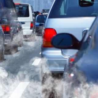 auto e smog . foto di archivio