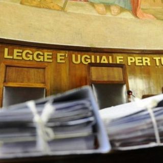 Grugliasco, cani sbranarono la madre in casa: assolta la figlia