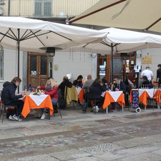 il dehors di un locale