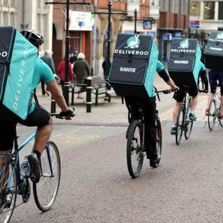 I rider fanno sciopero: il 1° maggio niente cibo a domicilio