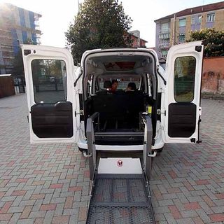 Fiat Doblo per trasporto carrozzine