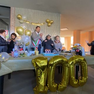 festa per i cento anni di età