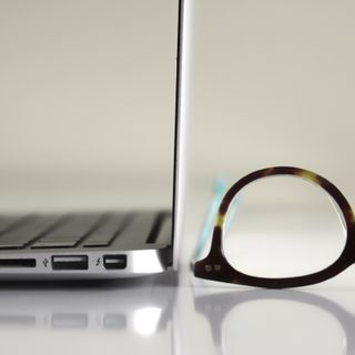 Occhi stanchi e scarsa concentrazione? Ecco perché scegliere le lenti a supporto accomodativo