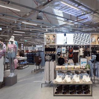 Interno punto vendita Primark (Immagine di Primark - Facebook)