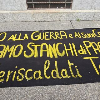 protesta con striscioni