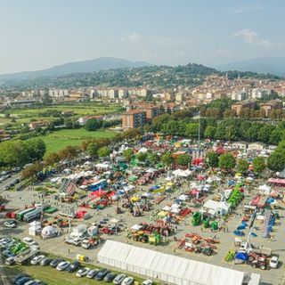 Saluzzo, veduta dall'alto della Fiera della Meccanica Agricola