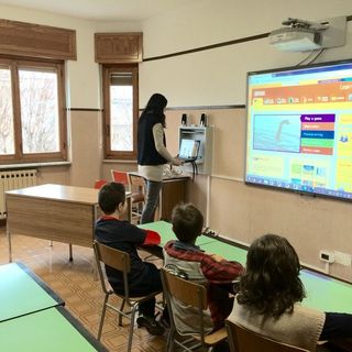Istruzione, 100 milioni da investire in assistenza agli studenti con disabilità, in edilizia e in borse di studio