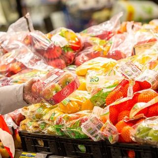 banco della frutta al supermercato