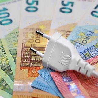 Caro-teleriscaldamento, da oggi a Torino e Collegno al via le domande per ottenere il bonus Iren