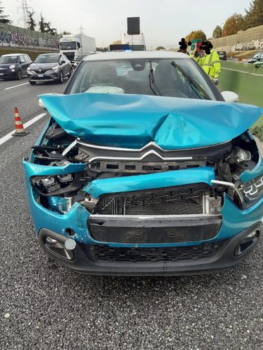 Tamponamento in tangenziale fra due auto a Collegno