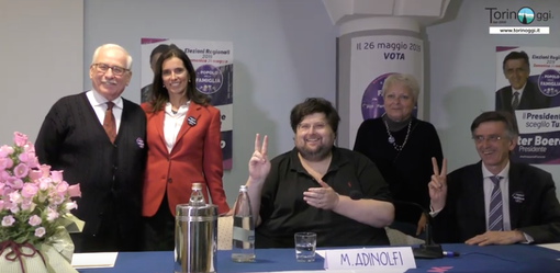 tavolata di personaggi politici
