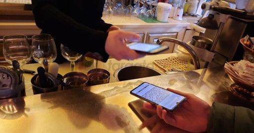 Piemonte in zona arancione: solo con Green Pass rafforzato nei centri commerciali e per sport all'aperto