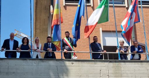 La Giunta Gaito sul terrazzo del Comune di Grugliasco