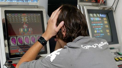 Gioco d'azzardo, la pdl in Regione a rilento: respinte le pregiudiziali delle opposizioni, ma la maggioranza si divide Gioco d'azzardo, la pdl in Regione a rilento: respinte le pregiudiziali delle opposizioni, ma la maggioranza si divide