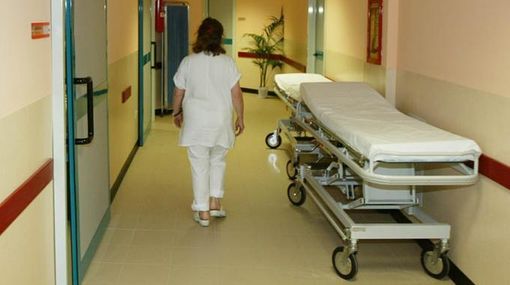 Coronavirus, Intesa Sanpaolo distribuisce 11mila indumenti intimi ai pazienti Covid in ospedale Coronavirus, Intesa Sanpaolo distribuisce 11mila indumenti intimi ai pazienti Covid in ospedale