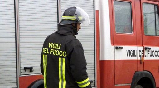 L'intervento dei vigili del fuoco a Grugliasco (foto d'archivio) L'intervento dei vigili del fuoco a Grugliasco (foto d'archivio)