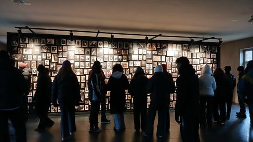 Grugliasco, rientrati i giovani protagonisti del viaggio "Promemoria Auschwitz" Grugliasco, rientrati i giovani protagonisti del viaggio "Promemoria Auschwitz"