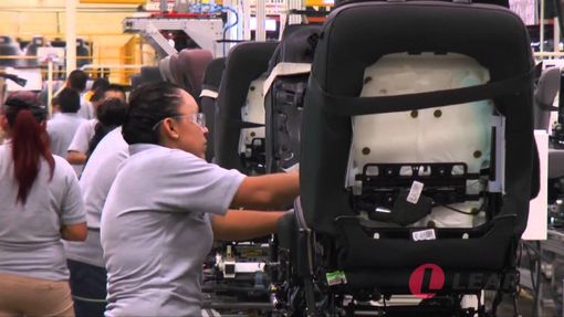 Sciopero alla Lear di Grugliasco, i sindacati: "Servono certezze per il futuro dei lavoratori"