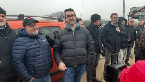 Un  presidio dei lavoratori della Lear dei mesi scorsi