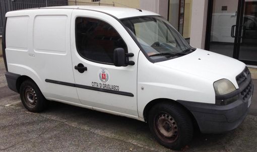 Grugliasco, fino al 19 ottobre il Comune mette all'asta due autovetture Grugliasco, fino al 19 ottobre il Comune mette all'asta due autovetture