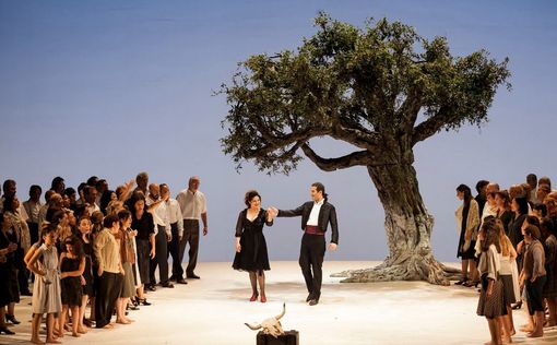 Una scena di "Carmen" di Georges Bizet (foto Ramella&amp;Giannese © Teatro Regio Torino - 2016)