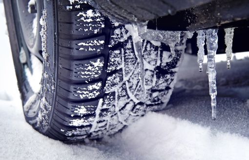 L’inverno sta arrivando, è tempo di cambiare le gomme: tutto quello che c’è da sapere L’inverno sta arrivando, è tempo di cambiare le gomme: tutto quello che c’è da sapere