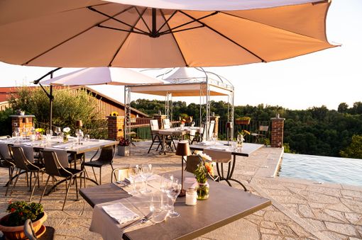 Dal 20 giugno "Aperitivo sotto le stelle" al Casa Serra Eco-Resort & Wellness Dal 20 giugno "Aperitivo sotto le stelle" al Casa Serra Eco-Resort & Wellness