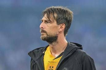 Acerbi contro tifoso del Psg: "Barcola? Non mi piacciono prese in giro, ti sfondo di botte" Acerbi contro tifoso del Psg: "Barcola? Non mi piacciono prese in giro, ti sfondo di botte"