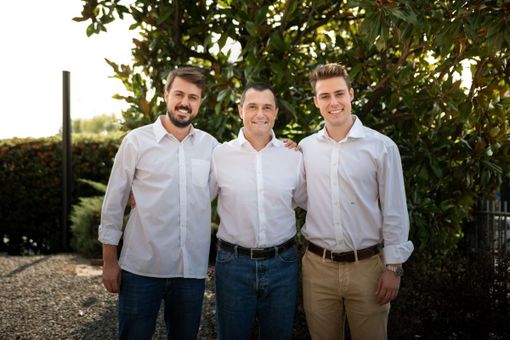 Da sinistra Emanuele Rovetta, Responsabile Commerciale di Exica, Vittorio Rovetta, AD dell'azienda, e Edoardo Rovetta, Managing Director.