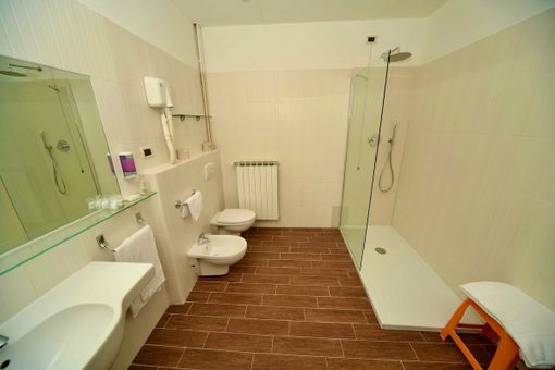 Hotel Globo Sanremo, per una vacanza tra shopping e mare nel cuore della Città dei Fiori (Foto e Video)