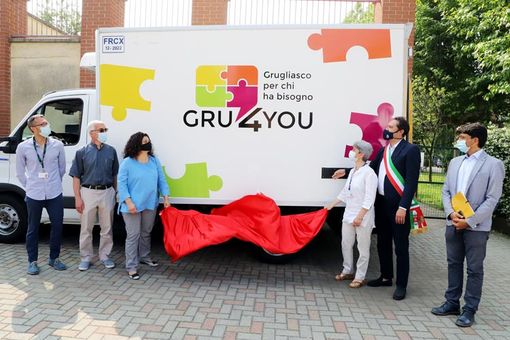 nuovo centro civico Nello Farina a Grugliasco durante un'inaugurazione nuovo centro civico Nello Farina a Grugliasco durante un'inaugurazione