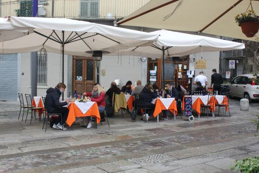 il dehors di un locale