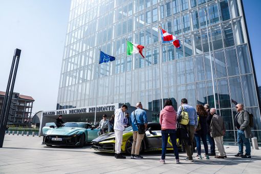 In 700 sono saliti al 41° piano del Grattacielo Piemonte nella settimana della Festa del Papà In 700 sono saliti al 41° piano del Grattacielo Piemonte nella settimana della Festa del Papà