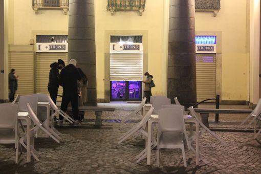 con la zona arancione chiusura di bar e ristoranti, 7 giorni su 7 con la zona arancione chiusura di bar e ristoranti, 7 giorni su 7